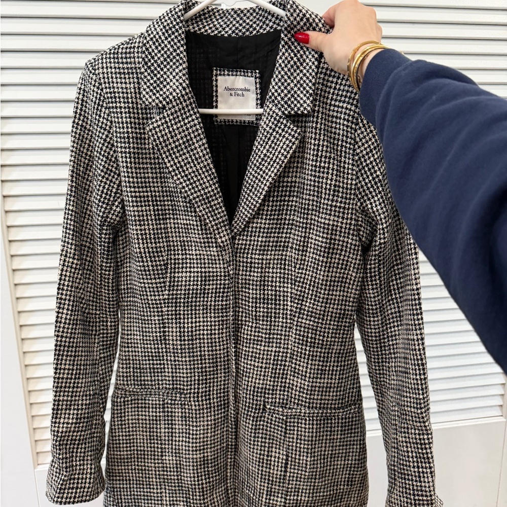 Abercrombie & Fitch Black and White Houndstooth Longline Blazer dress size small